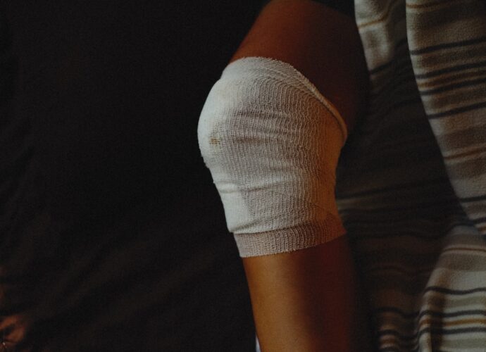 découvrez les symptômes courants d'une blessure au ligament croisé antérieur (lca) et apprenez à les reconnaître rapidement pour une prise en charge efficace.