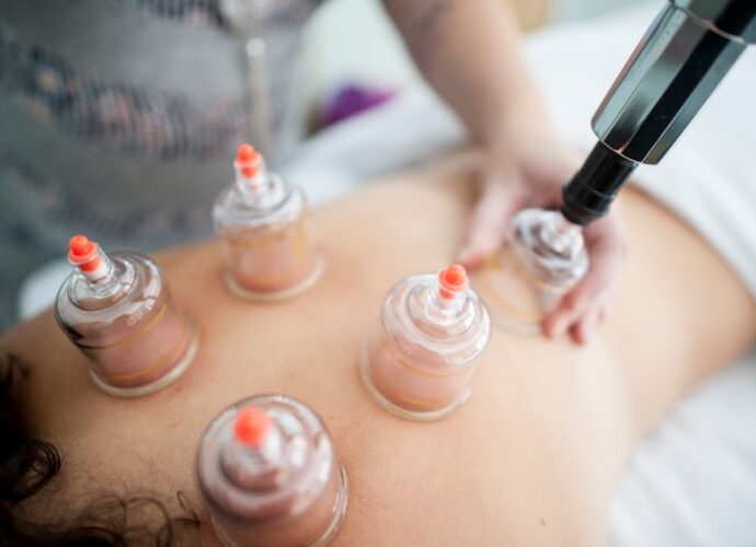 découvrez les différentes options de médecine alternative pour améliorer votre bien-être naturellement, incluant l'acupuncture, l'aromathérapie, l'homéopathie et plus encore.