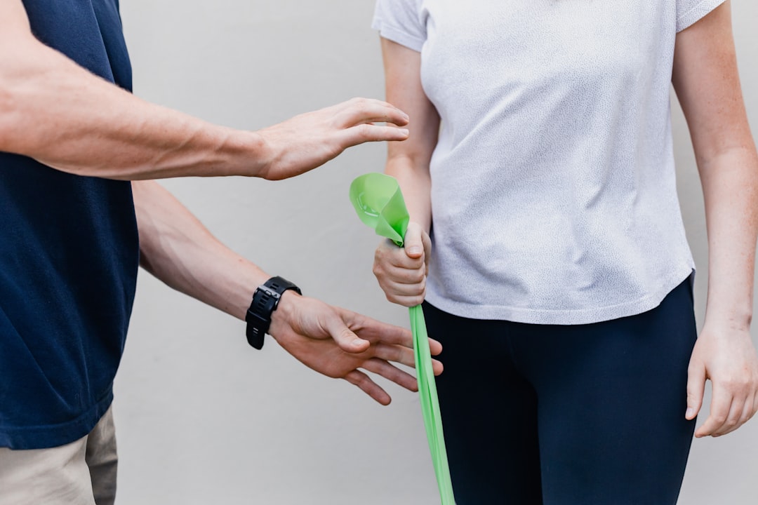 découvrez la chiropratique : une méthode naturelle et efficace pour soulager les douleurs musculaires, améliorer votre posture et optimiser votre bien-être général. bénéficiez de soins personnalisés pour retrouver équilibre et vitalité.