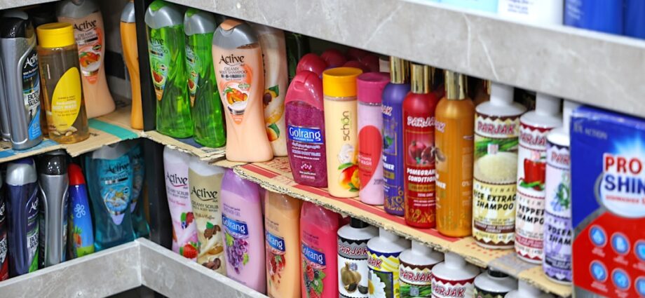 découvrez nos solutions de réfrigération spécialement conçues pour conserver vos cosmétiques à la température idéale, garantissant fraîcheur et efficacité.