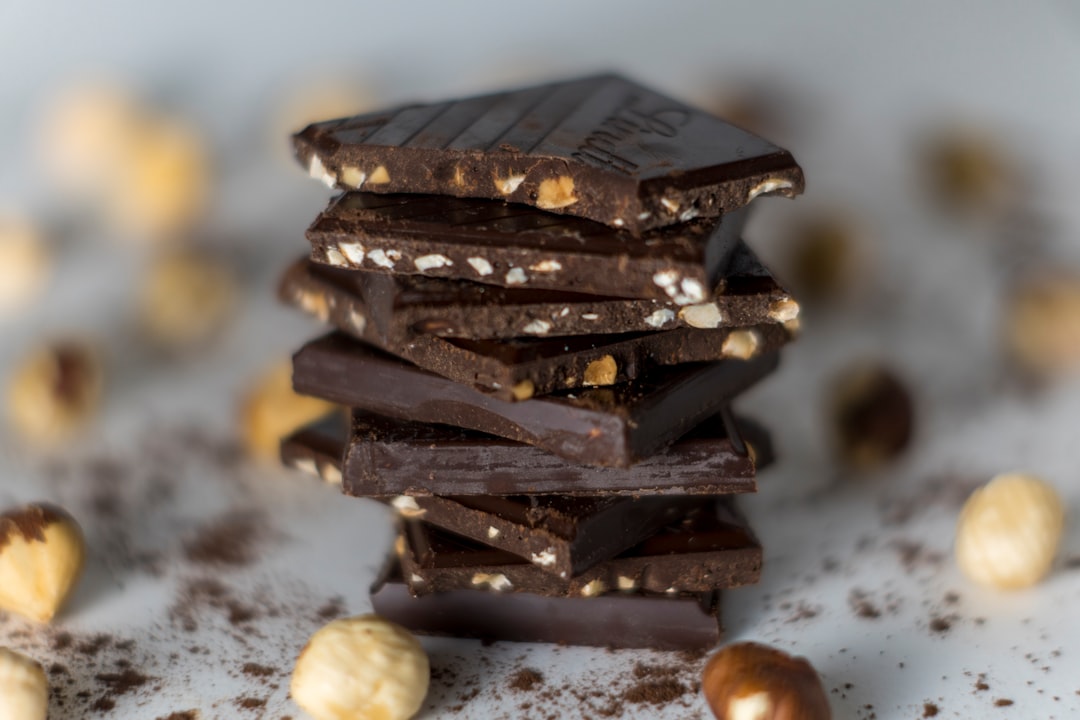 découvrez notre chocolat noir riche et intense, parfait pour les amateurs de saveurs authentiques et gourmandes.