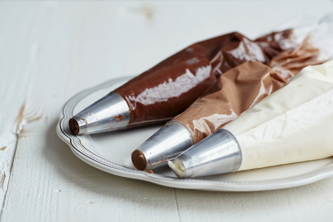 découvrez la richesse intense du chocolat noir, un délice raffiné alliant saveurs profondes et bienfaits pour la santé.