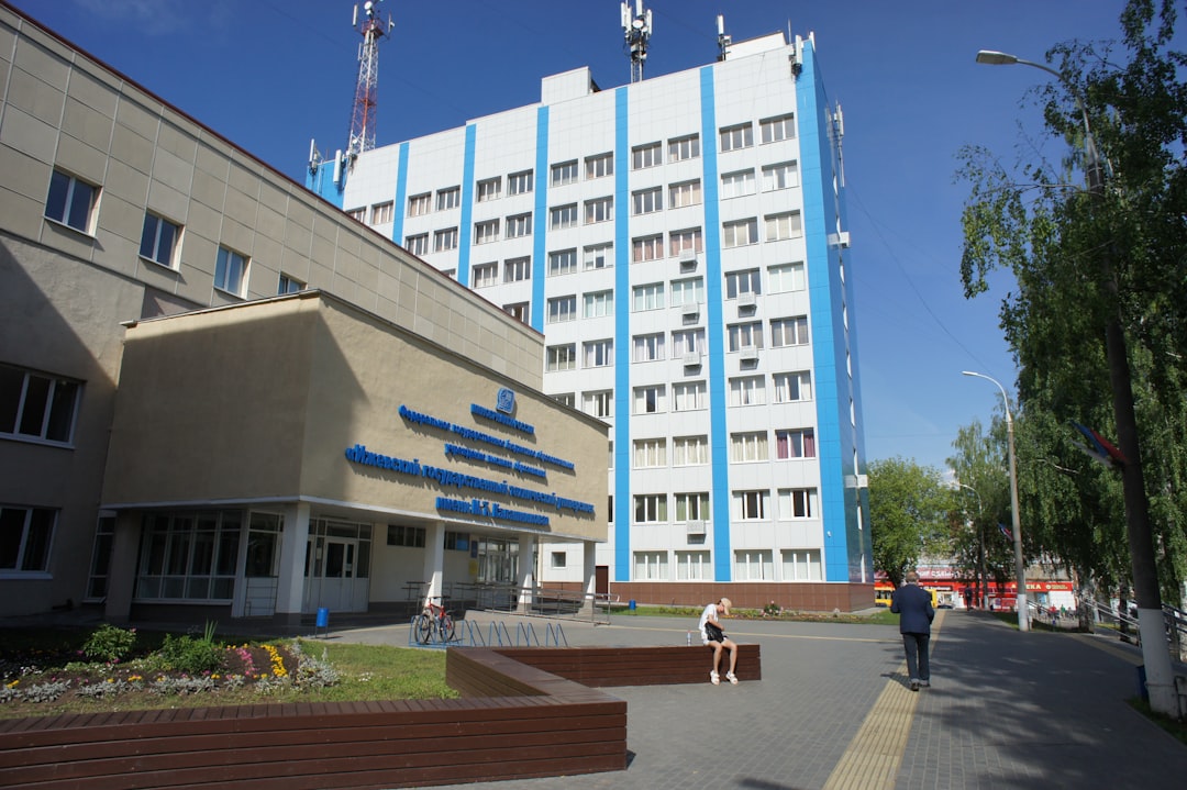 découvrez notre service d'hospitalisation de jour offrant des soins médicaux personnalisés dans un cadre confortable, sans nuitée, pour un rétablissement rapide et efficace.