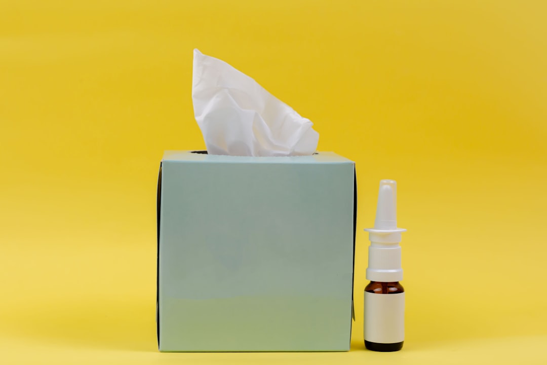 découvrez les meilleurs conseils et remèdes pour soulager rapidement les symptômes de la grippe. apprenez comment atténuer la fièvre, la toux et les courbatures pour un rétablissement plus confortable.