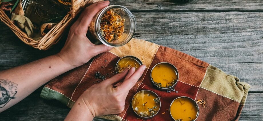 découvrez des remèdes naturels efficaces pour soulager vos maux du quotidien. astuces, conseils et solutions à base de plantes pour une santé au naturel.