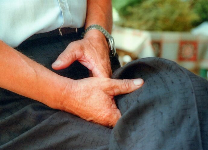 découvrez les symptômes courants de la prostate, leurs causes possibles et quand consulter un médecin pour une prise en charge adaptée.