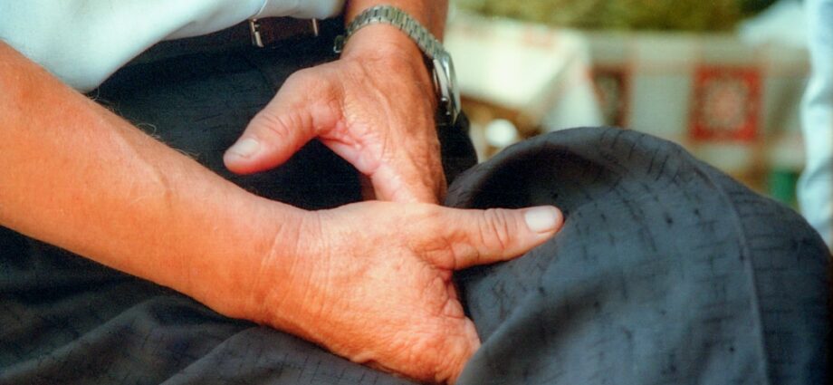 découvrez les symptômes courants de la prostate, leurs causes possibles et quand consulter un médecin pour une prise en charge adaptée.