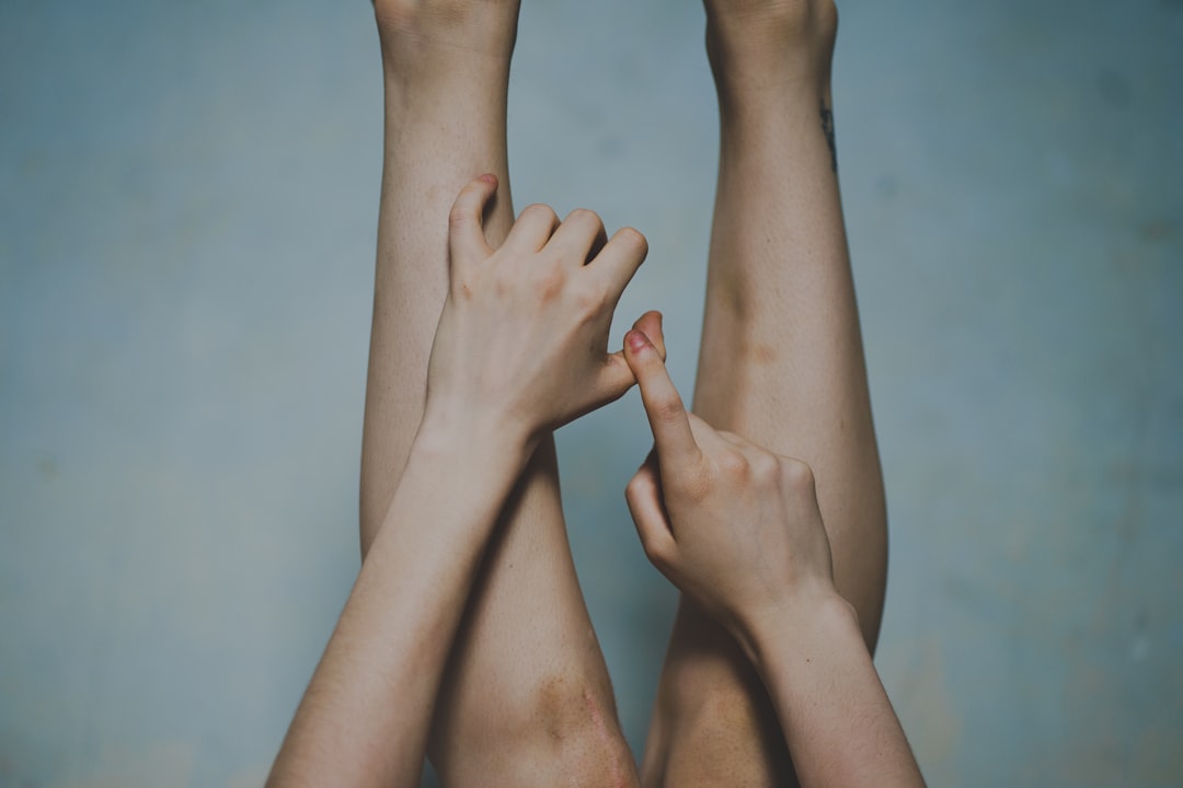 découvrez tout sur le syndrome des jambes sans repos : causes, symptômes et traitements pour améliorer votre qualité de vie.