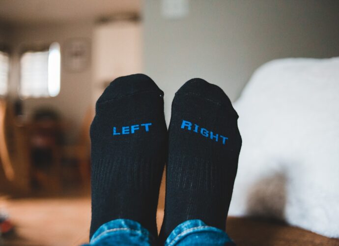 le syndrome des jambes sans repos : causes, symptômes et solutions pour soulager l'inconfort et améliorer la qualité de vie.