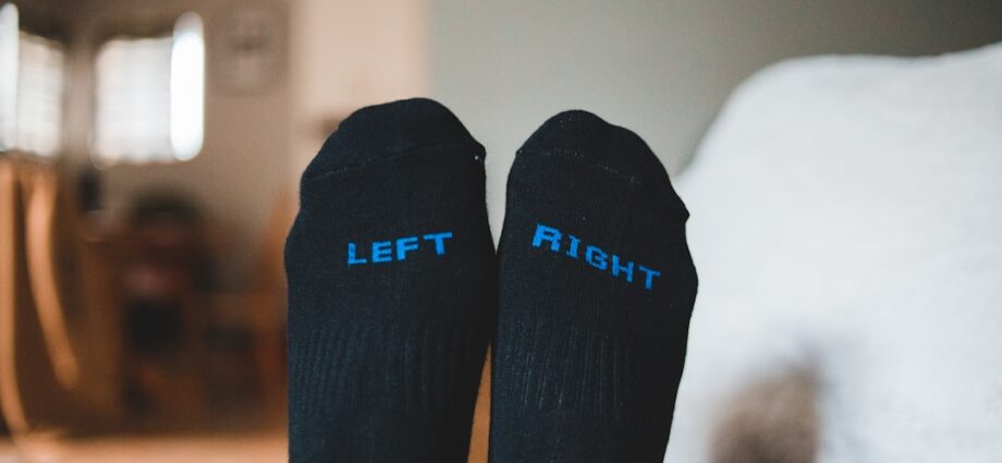 le syndrome des jambes sans repos : causes, symptômes et solutions pour soulager l'inconfort et améliorer la qualité de vie.
