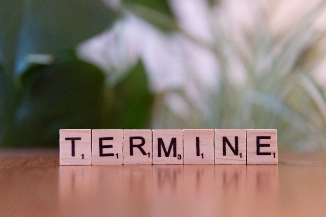 découvrez les symptômes du tétanos, une infection grave causée par une bactérie. apprenez à reconnaître les signes pour agir rapidement et prévenir les complications.