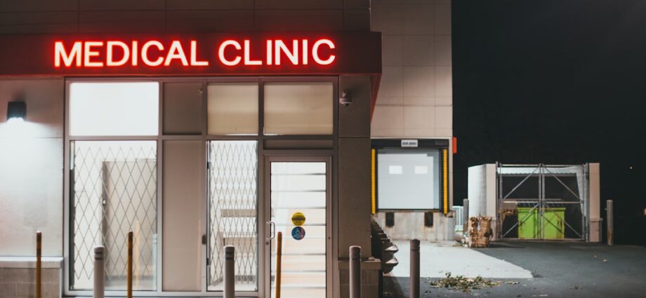 trouvez facilement une clinique sans rendez-vous près de chez vous pour des soins rapides et professionnels. découvrez les avantages des walk-in clinics et comment elles peuvent répondre à vos besoins de santé au quotidien.